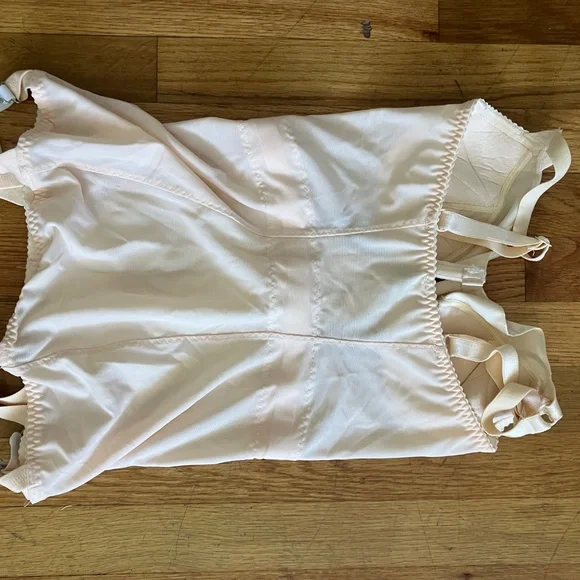 What Katie Did Vintage Corselette - Picture 3 of 6